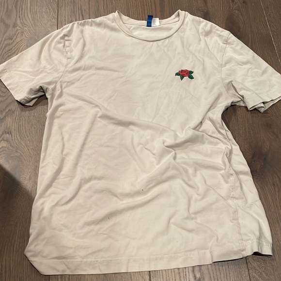 8 shirts from a variety of brands, sizes rang from small to medium, - Picture 12 of 13